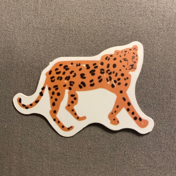 π20/$12π Leopard Design Sticker - Picture 1 of 3